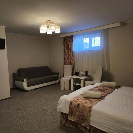 Sanmari Hotel Daugavpils Exterior photo