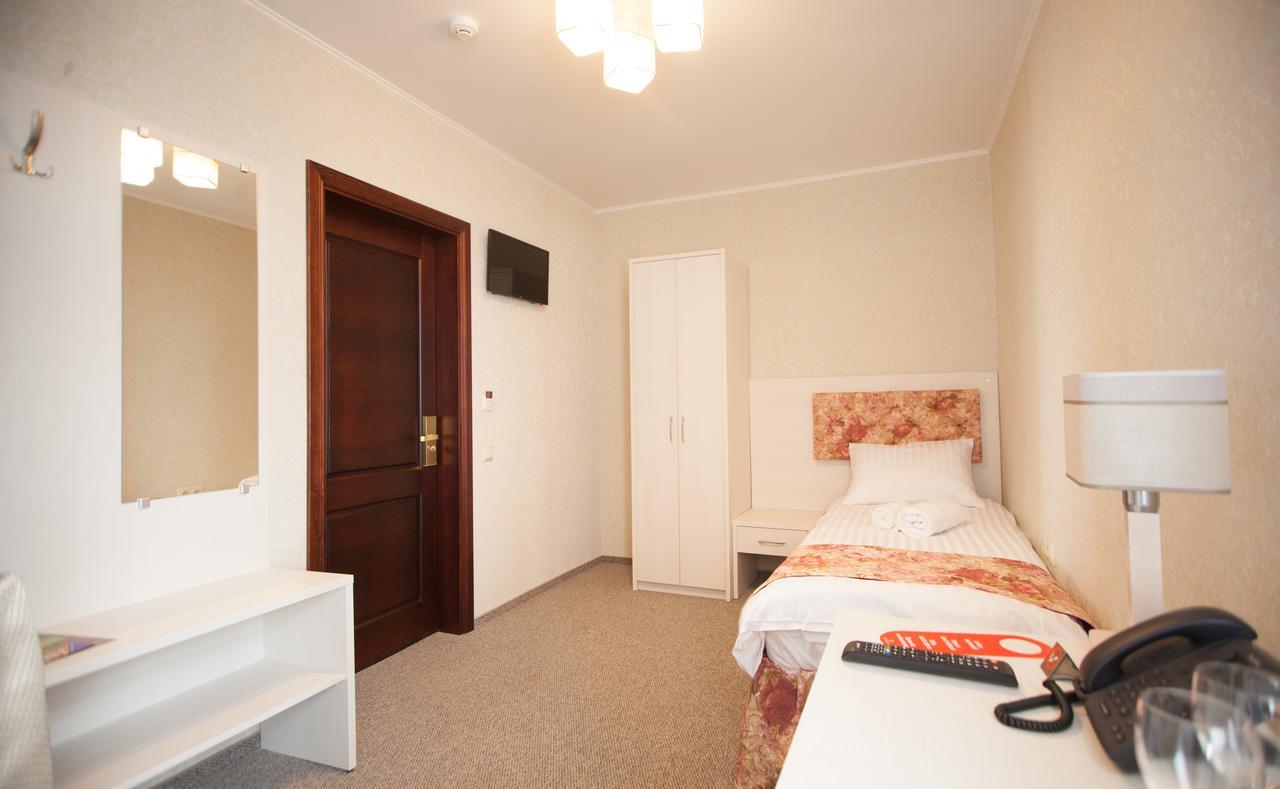 Sanmari Hotel Daugavpils Exterior photo