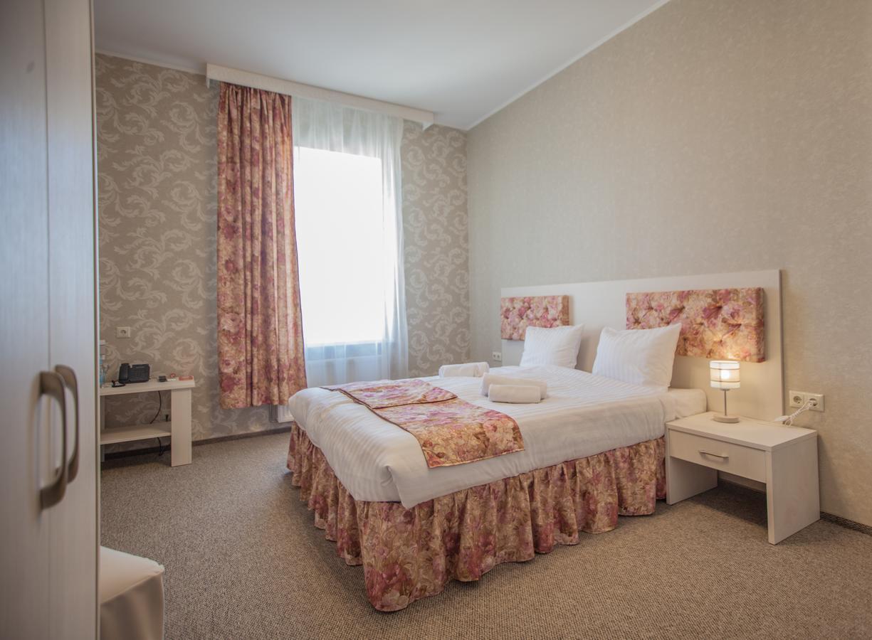 Sanmari Hotel Daugavpils Exterior photo